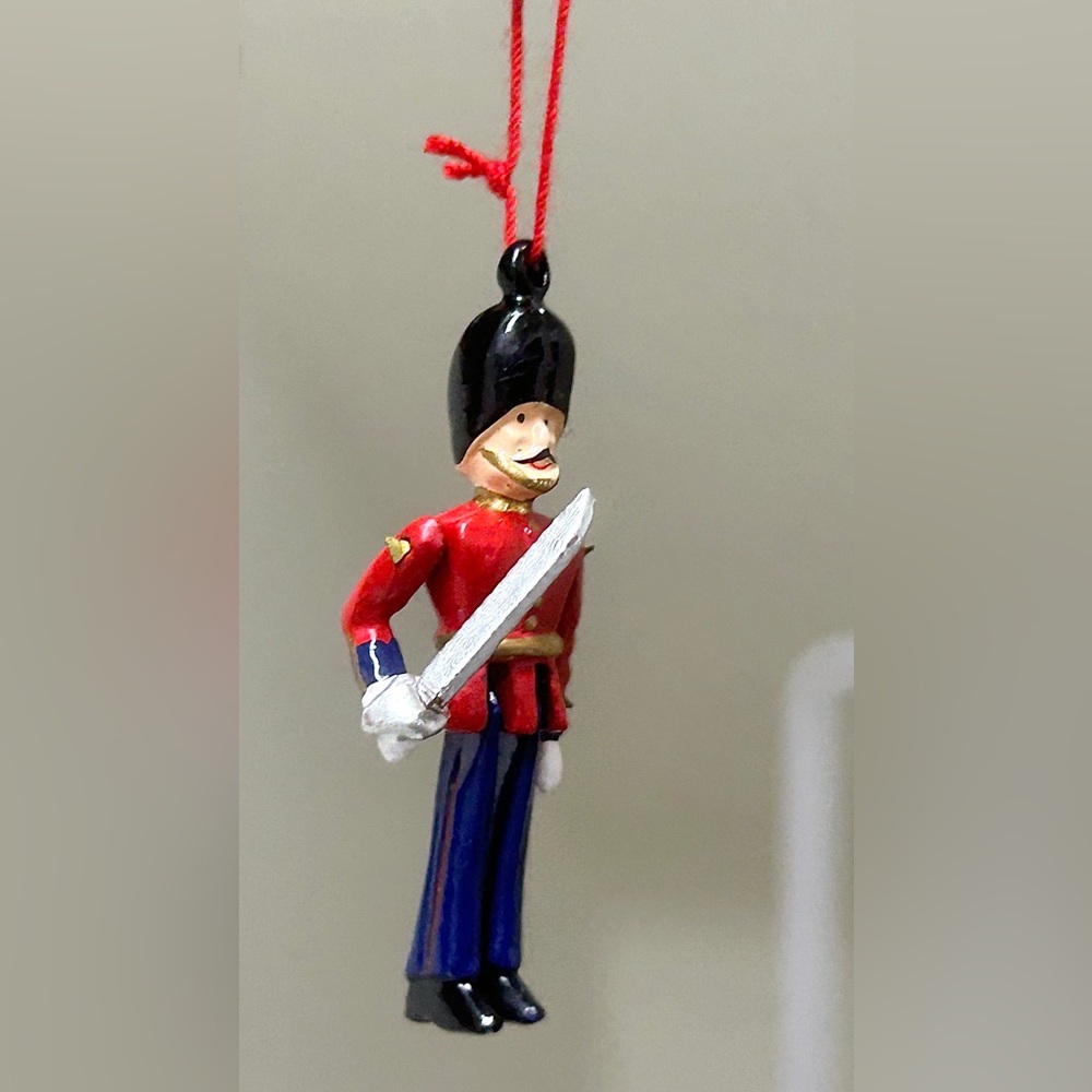 Vintage Discontinued Dept. 56 Tiny Trimmings  Pewter British Soldier Ornament